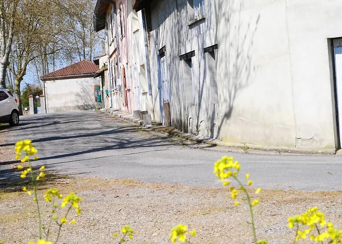 Maison Charmante A Avec Jardin Et Barbecue * Aignes