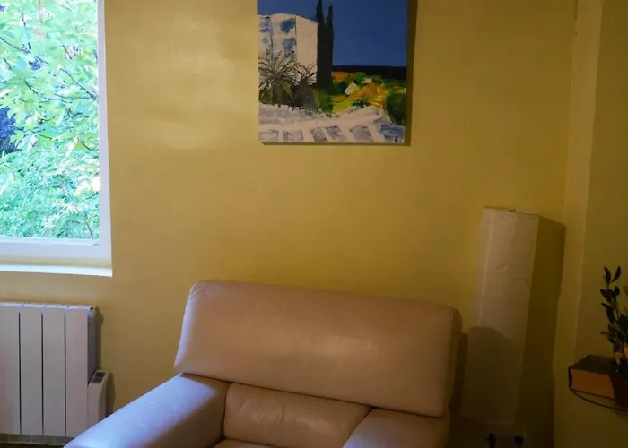 Maison Charmante A Avec Jardin Et Barbecue